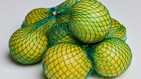 Gyümölcsök klipszelése zacskóba és hálóba – Project Food csomagolási megoldások Gyümölcsök klipszelése zacskóba és hálóba Project Food csomagológépekkel